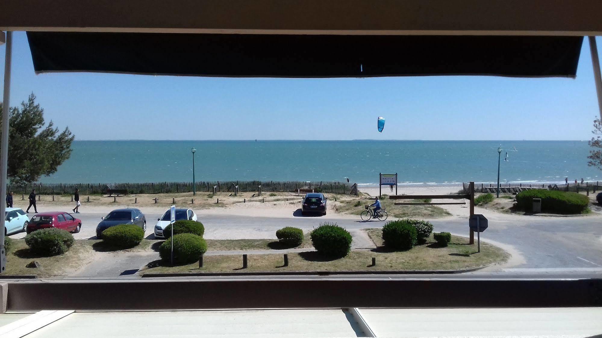 Hotel Restaurant Le Grand Large - Face A La Plage - Ile De Re Rivedoux-Plage Exteriér fotografie